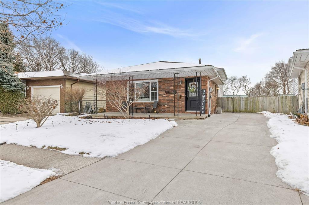 3523 Deerbrook Drive  Windsor ON N8R 2E5 photo