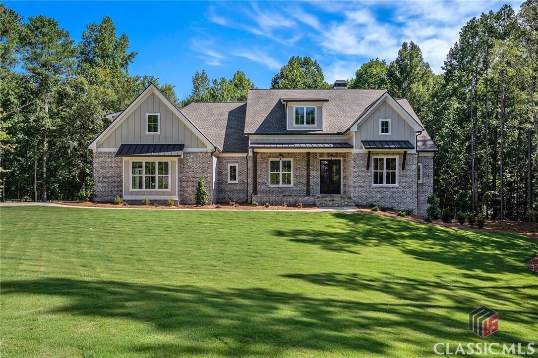 Property Photo:  1041 Pin Oak Court  GA 30621 