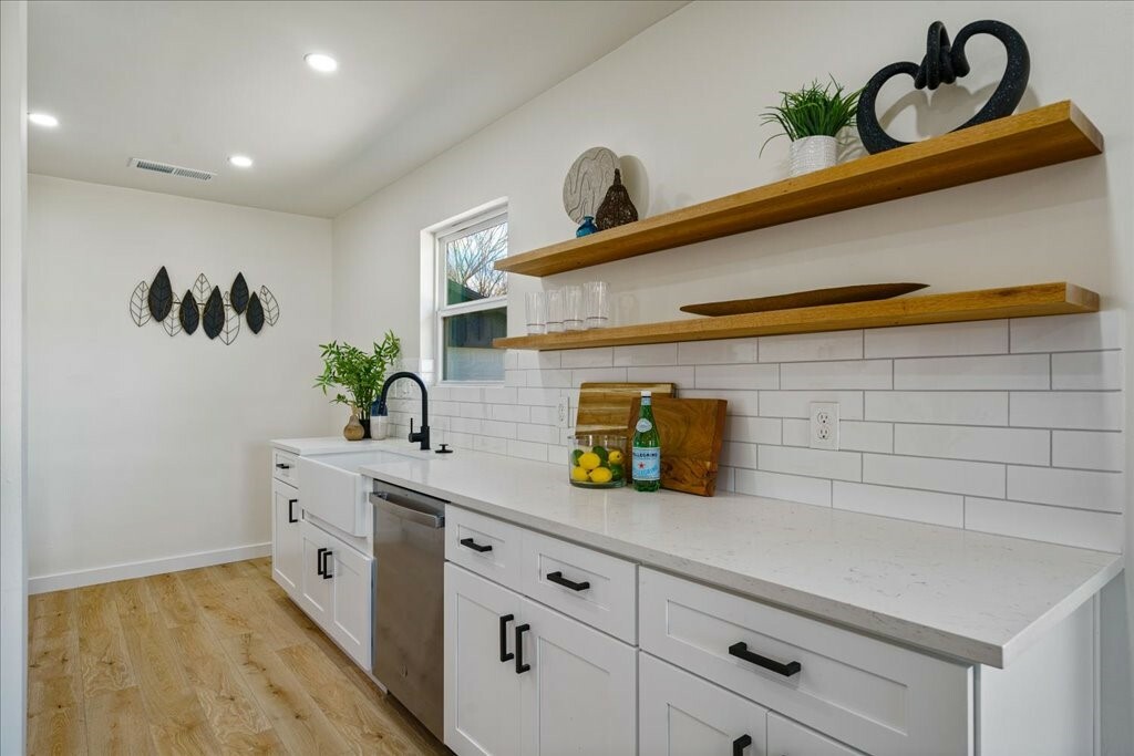 Property Photo: 6811 Montana Street TX 78741