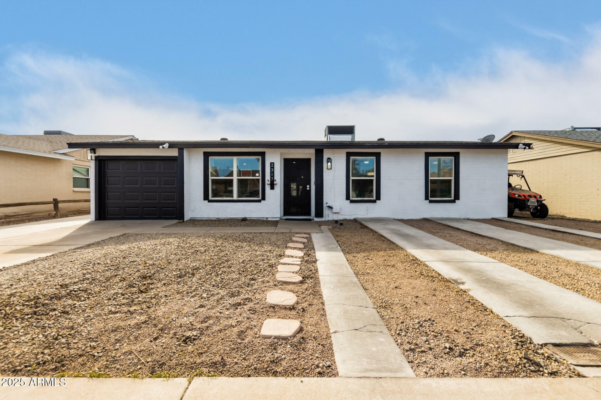 Property Photo: 2317 W Danbury Road AZ 85023
