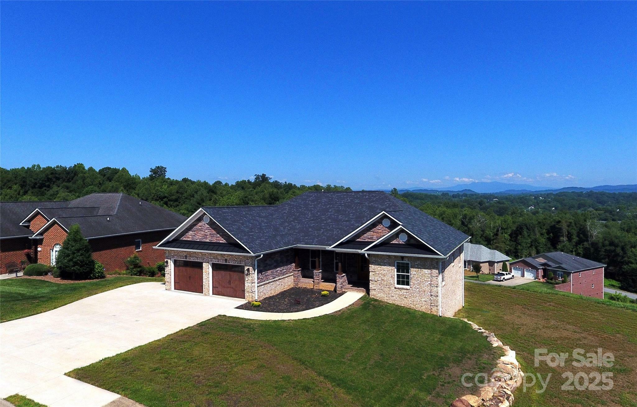 Property Photo: 418 Huntington Woods Street SE NC 28645
