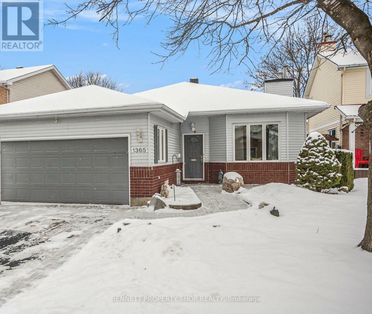 1365 Caravel Crescent  Ottawa ON K1E 3X3 photo