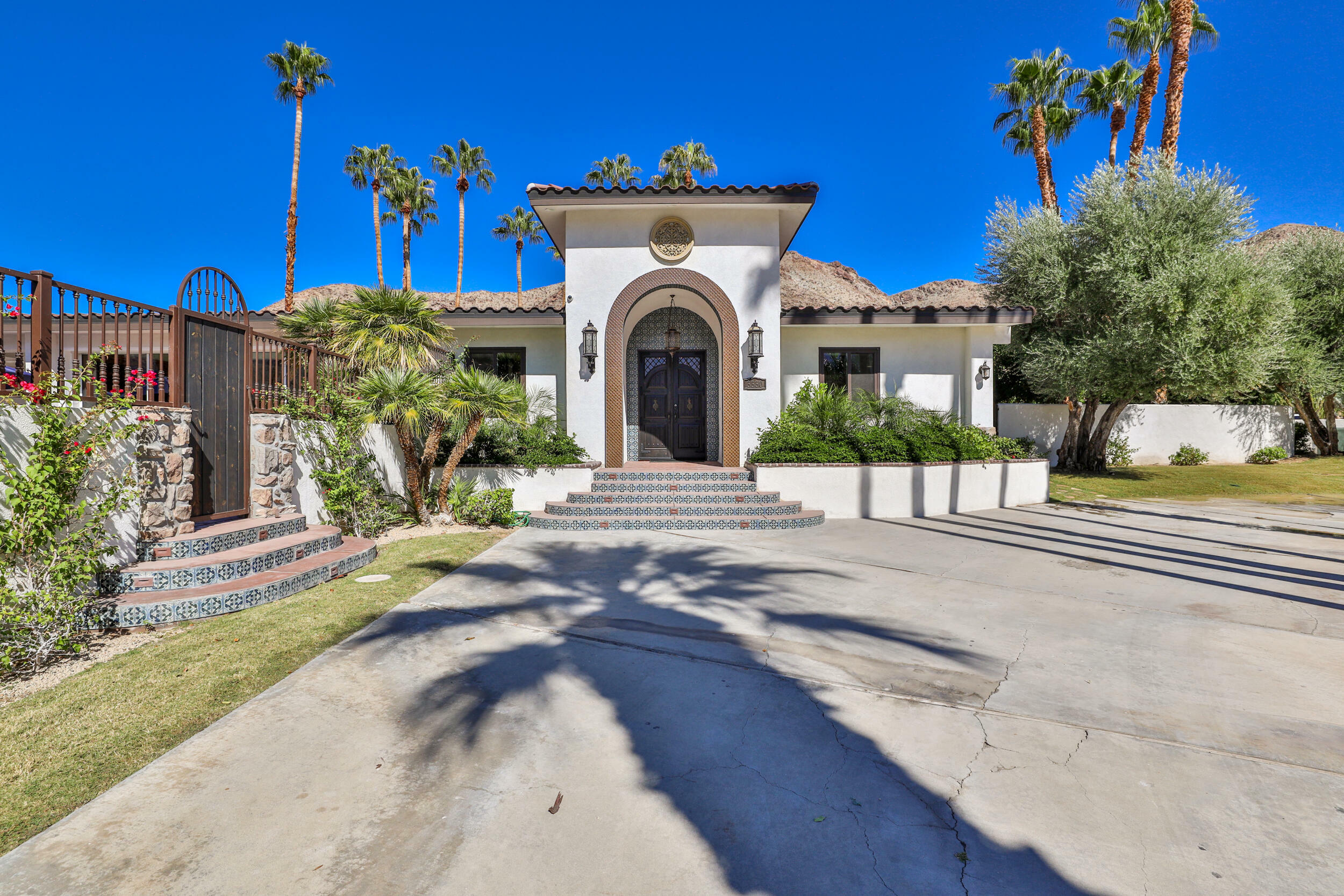 Property Photo:  3330 Andreas Hills Drive  CA 92264 