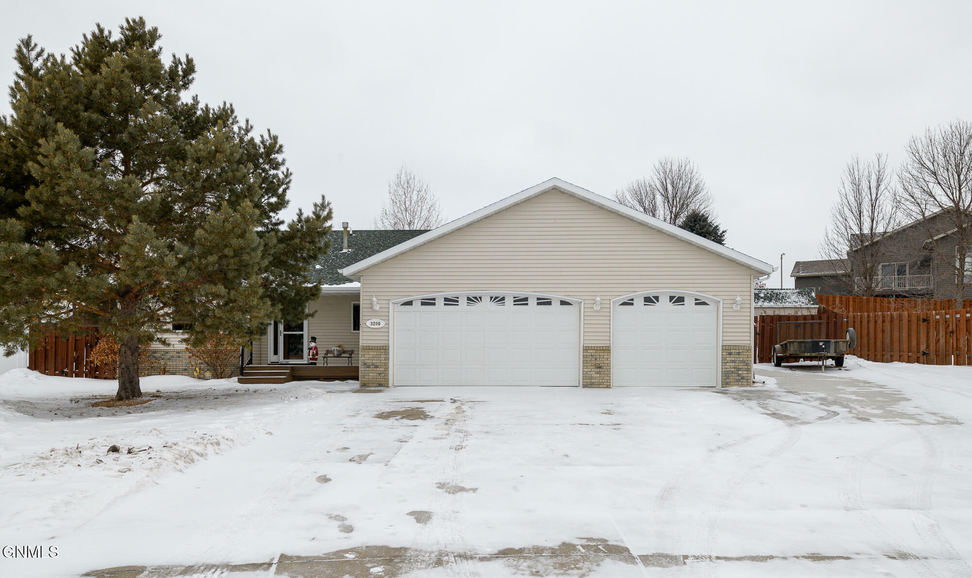 Property Photo:  3200 Tarry Town Place  ND 58501 