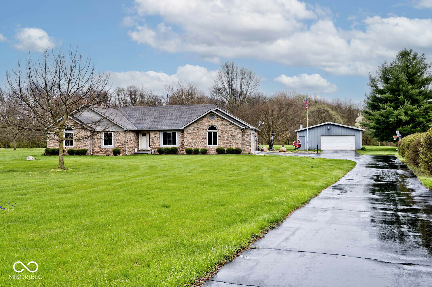 Property Photo:  1507 N County Road 600 E  IN 46123 