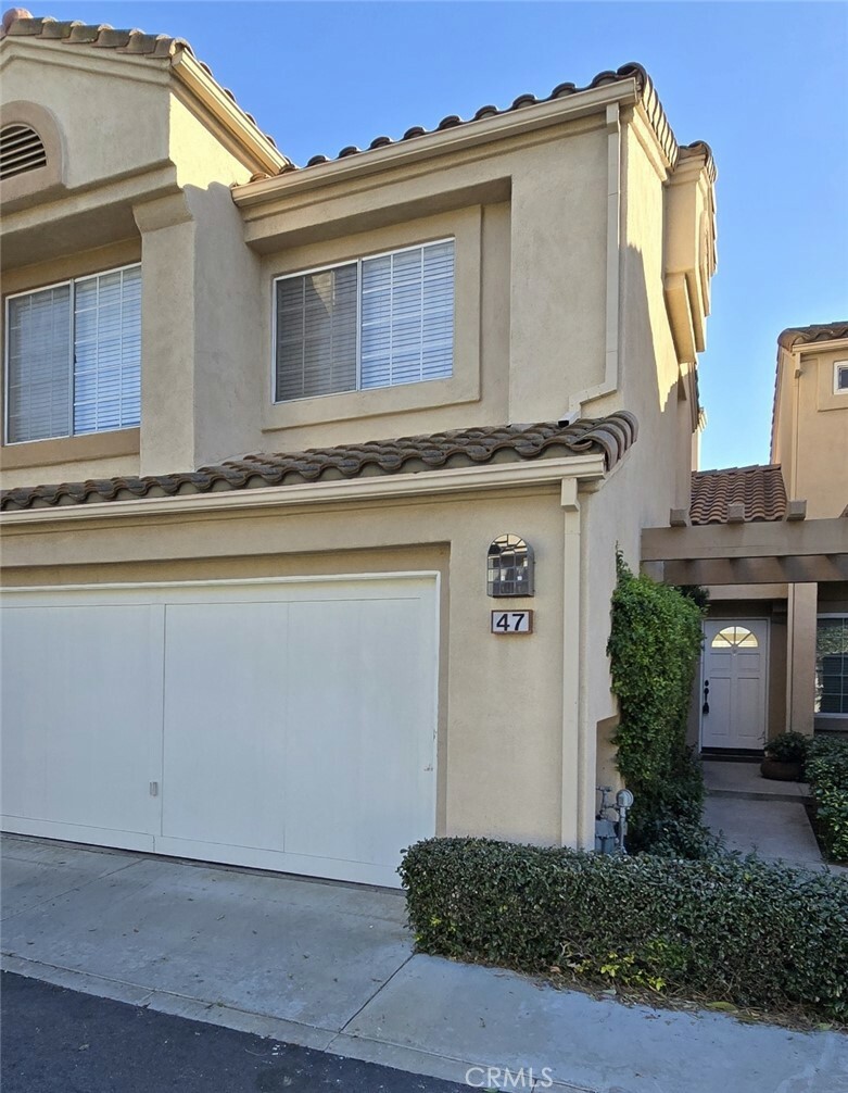 Property Photo: 47 Alcoba CA 92614