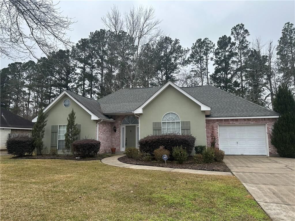 Property Photo: 146 Woodcrest Drive LA 70433