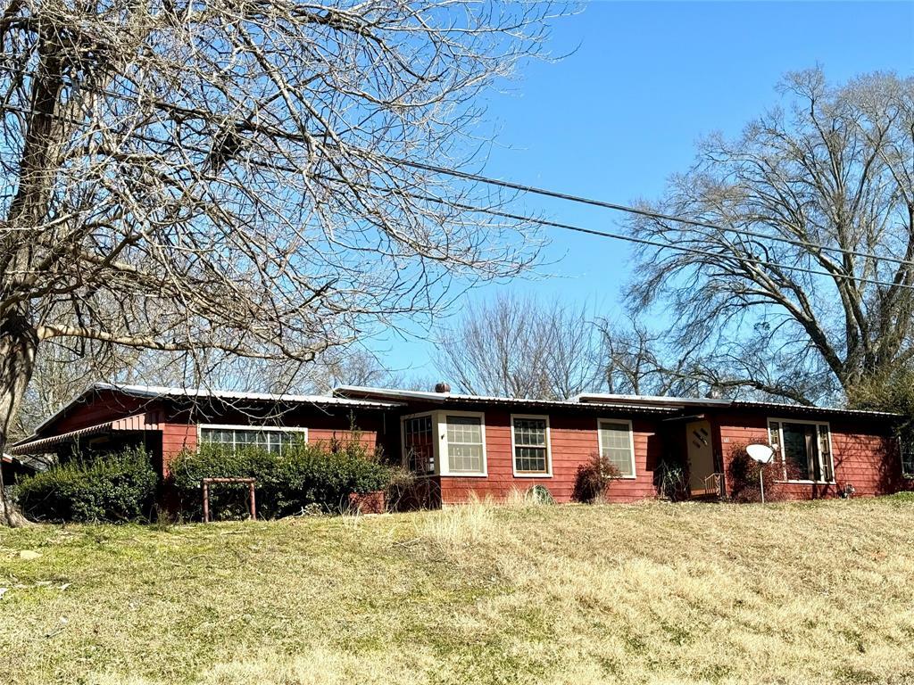 Property Photo:  681 E High Street  TX 75140 