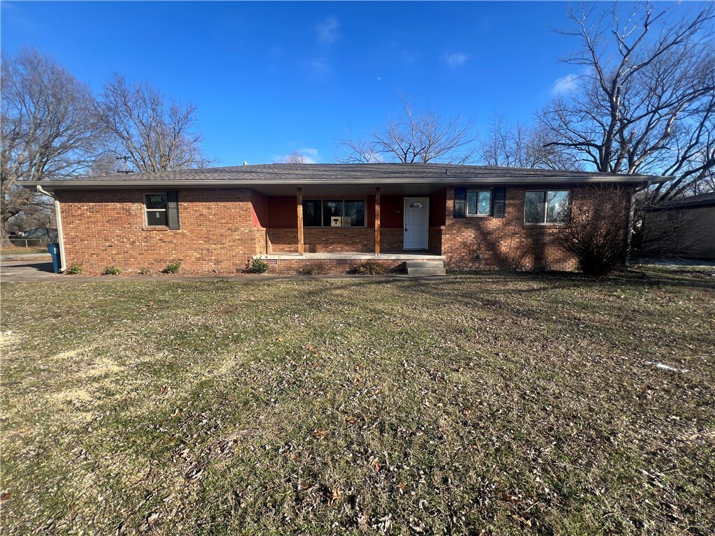 Property Photo:  220 N Byers Avenue  AR 72734 