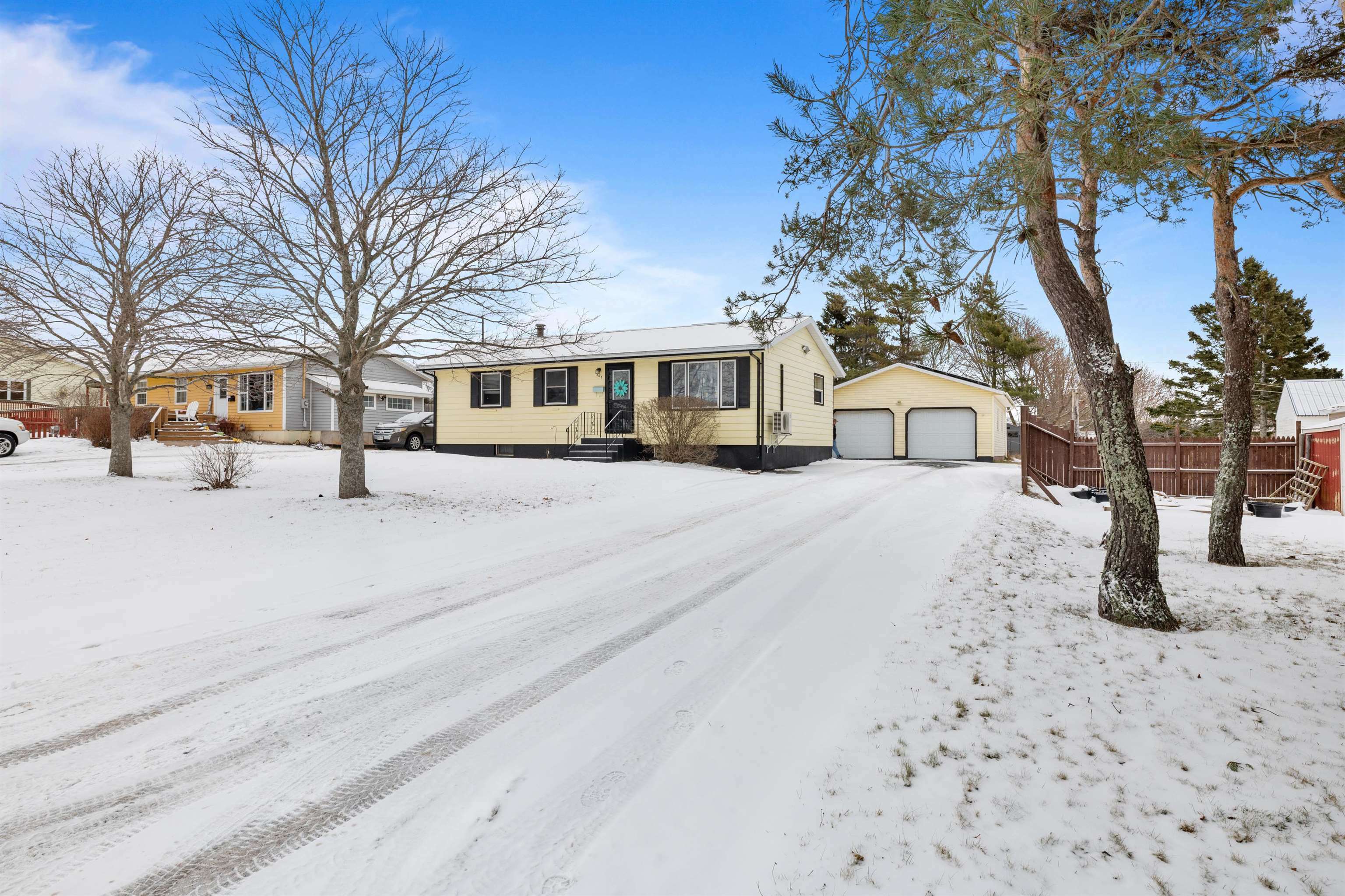 Property Photo:  361 Elm Street  PE C1N 4Y6 