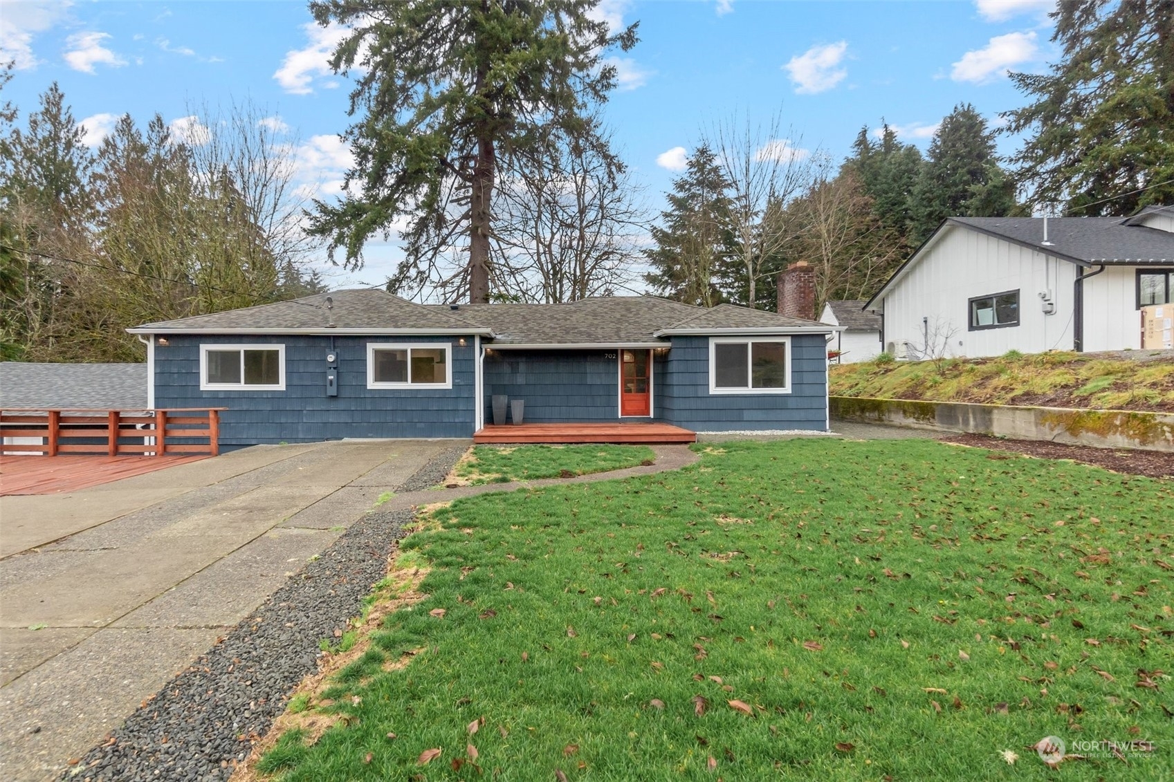 Property Photo:  702  Dennis Street SE  WA 98501 