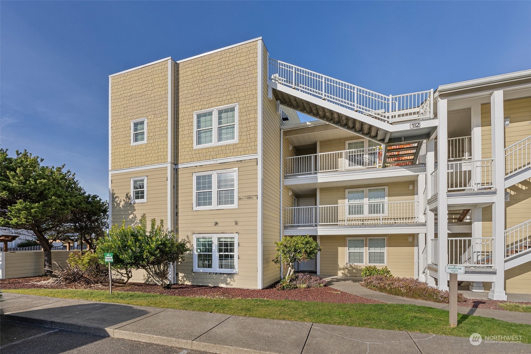 Property Photo:  1600 W Ocean Avenue 1211  WA 98595 