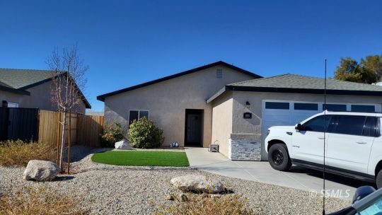 Property Photo:  805 Paradise Dr  CA 93555 