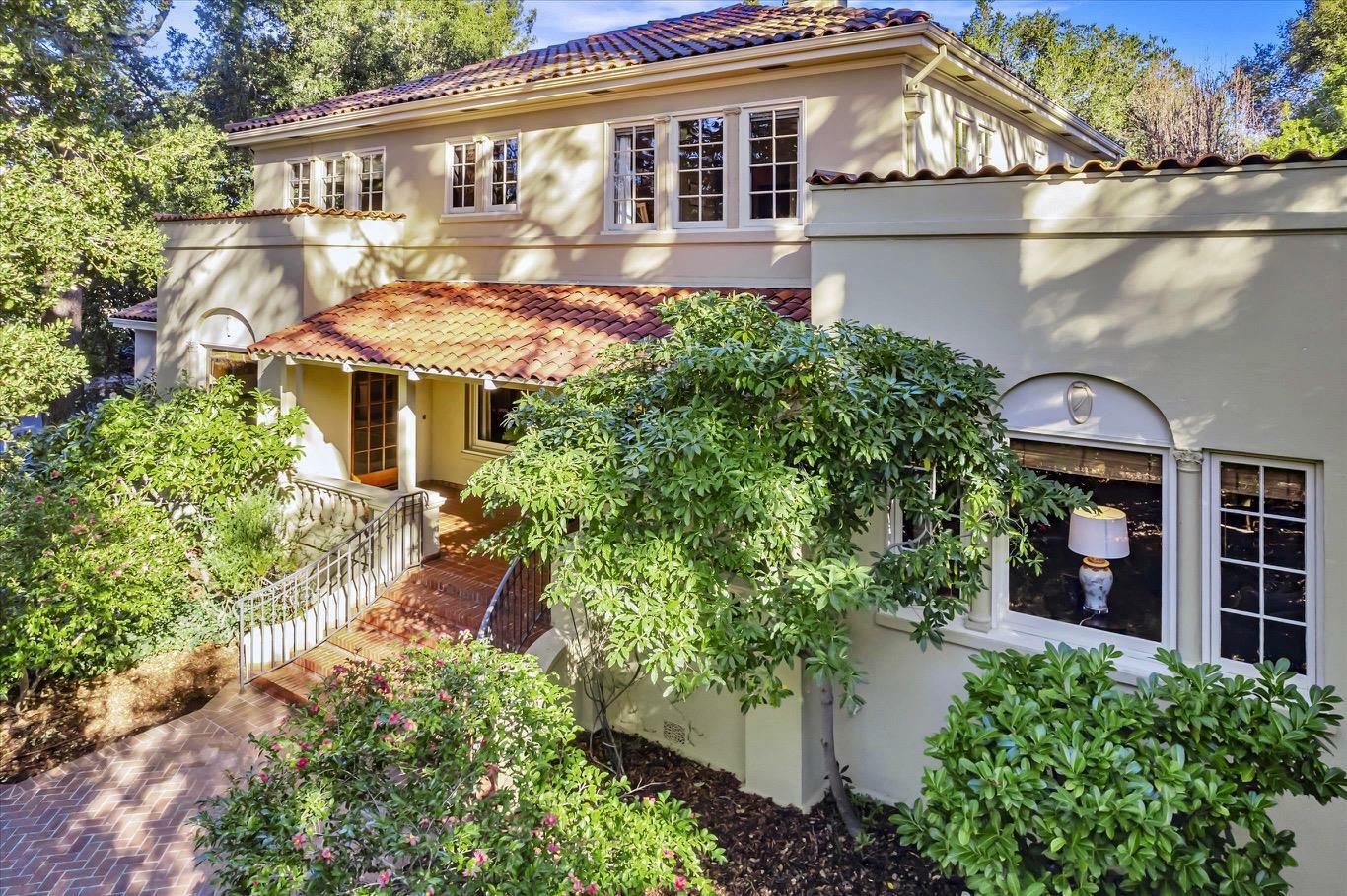 Property Photo:  125 Los Altos Avenue  CA 94022 