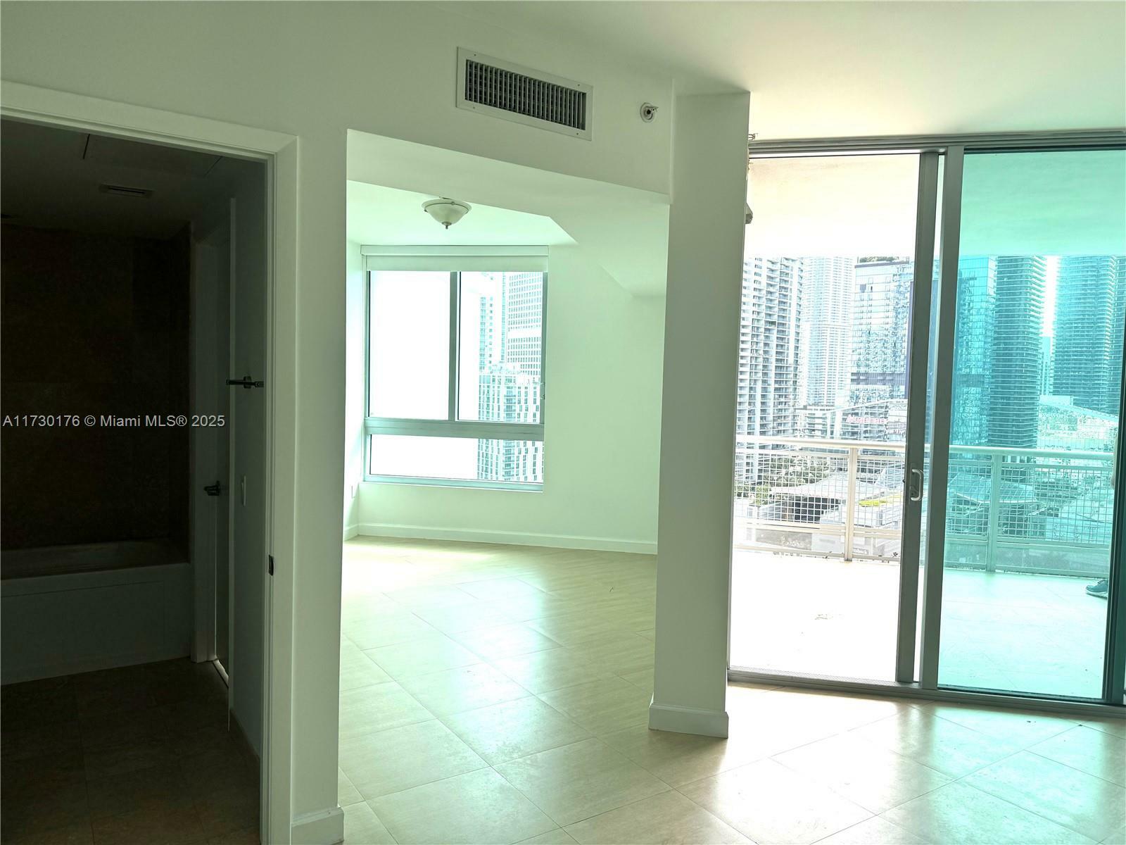 Property Photo: 350 S Miami Ave 2710 FL 33130