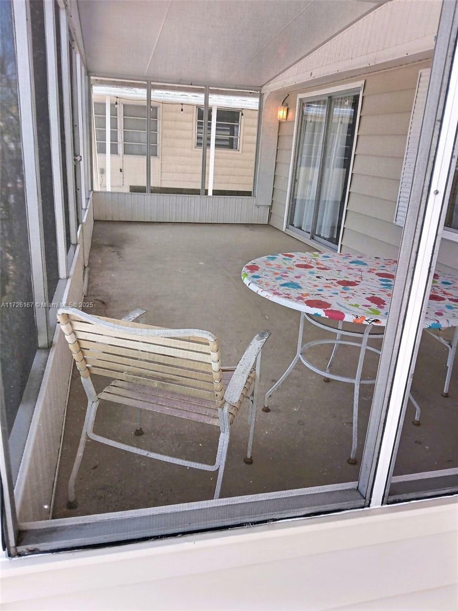 Property Photo: 2890 W Marina Dr FL 33312