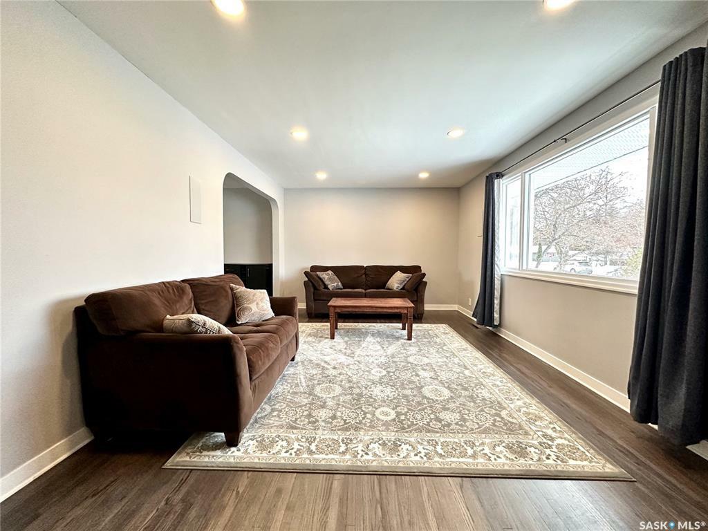 Property Photo:  2329 York Avenue  SK S7J 1J2 