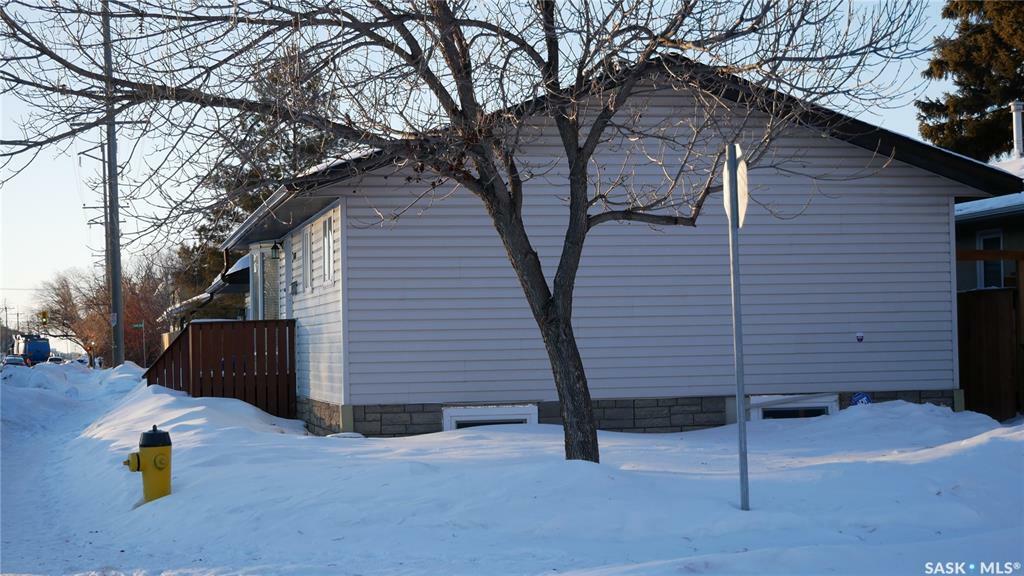 Property Photo:  1502 Bradwell Avenue  SK S7N 2R7 