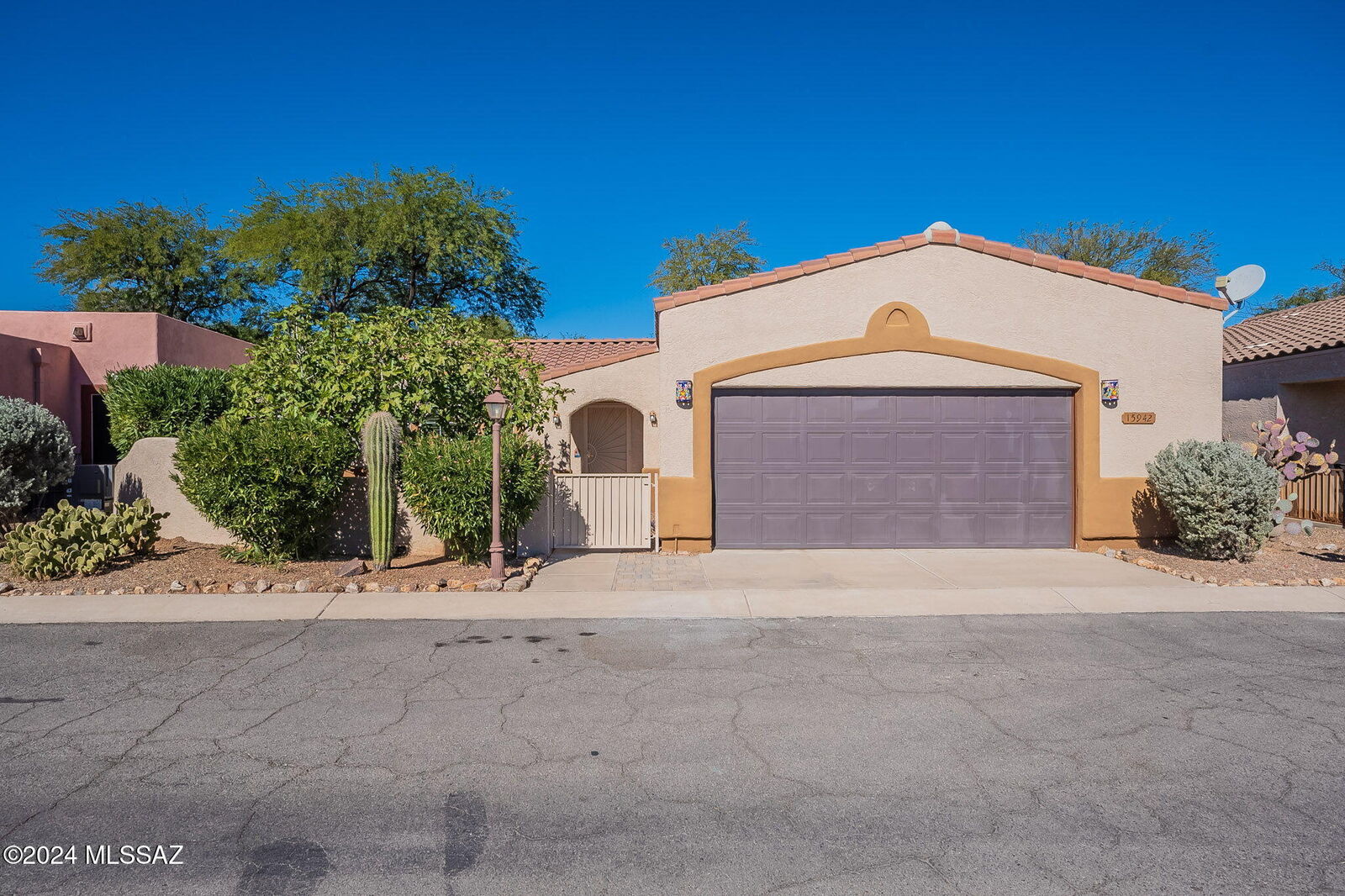 Property Photo:  15942 S Via Puente Del Valle  AZ 85629