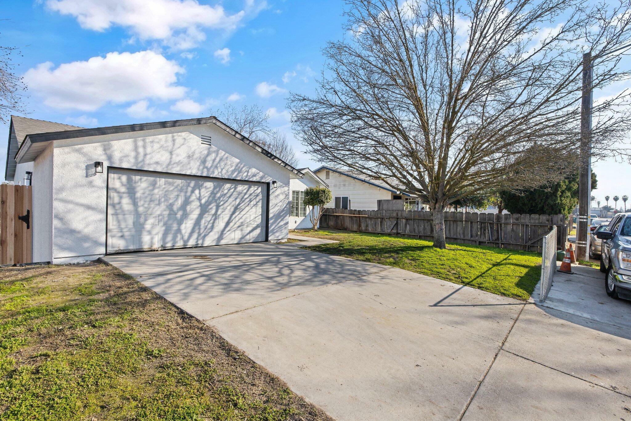 Property Photo:  1541 Defender Street  CA 93610 