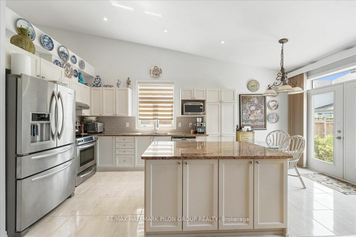 Property Photo:  146 Esterbrook Dr  ON K1W 0H2 