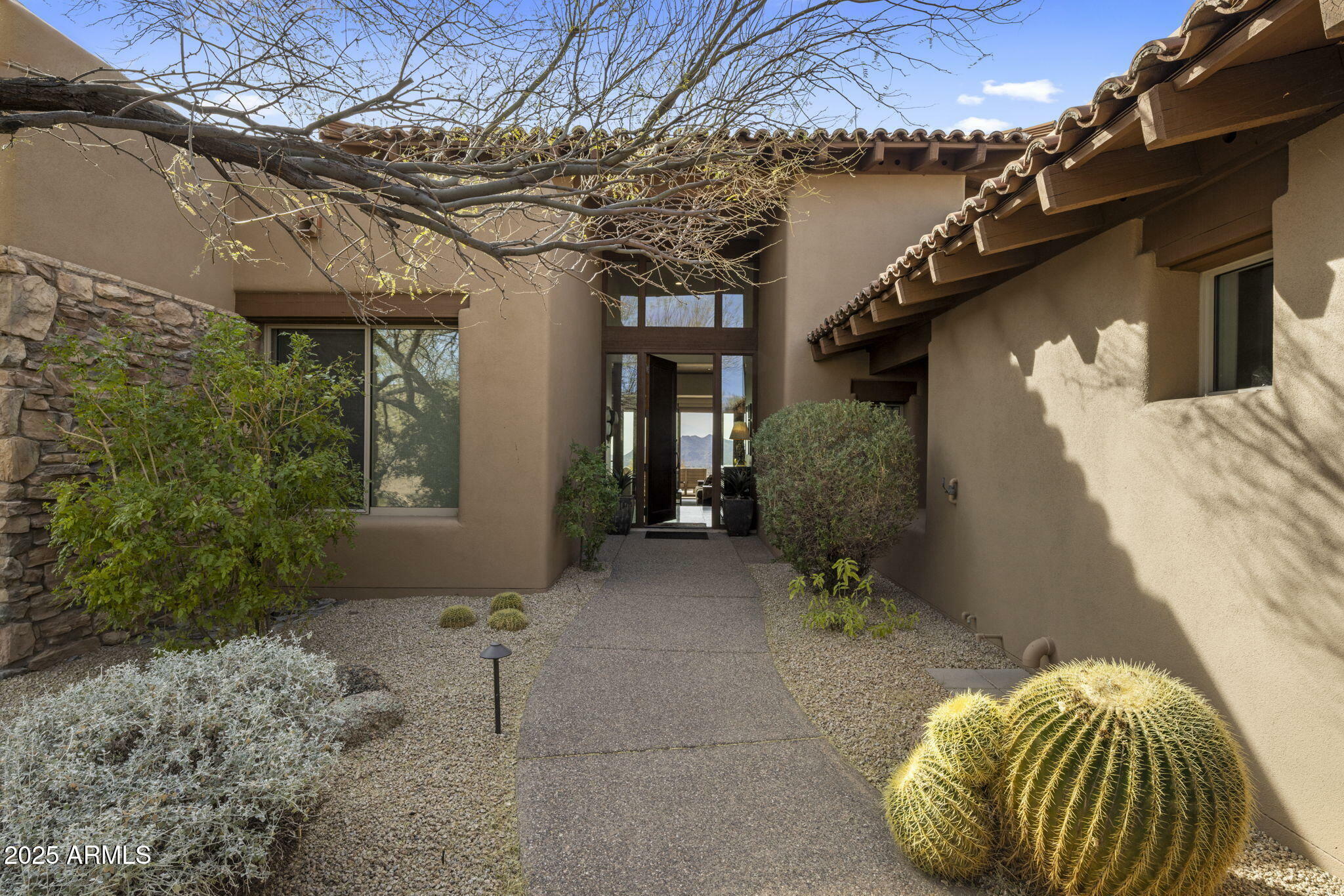 Property Photo: 9909 E Lookout Mountain Drive AZ 85262
