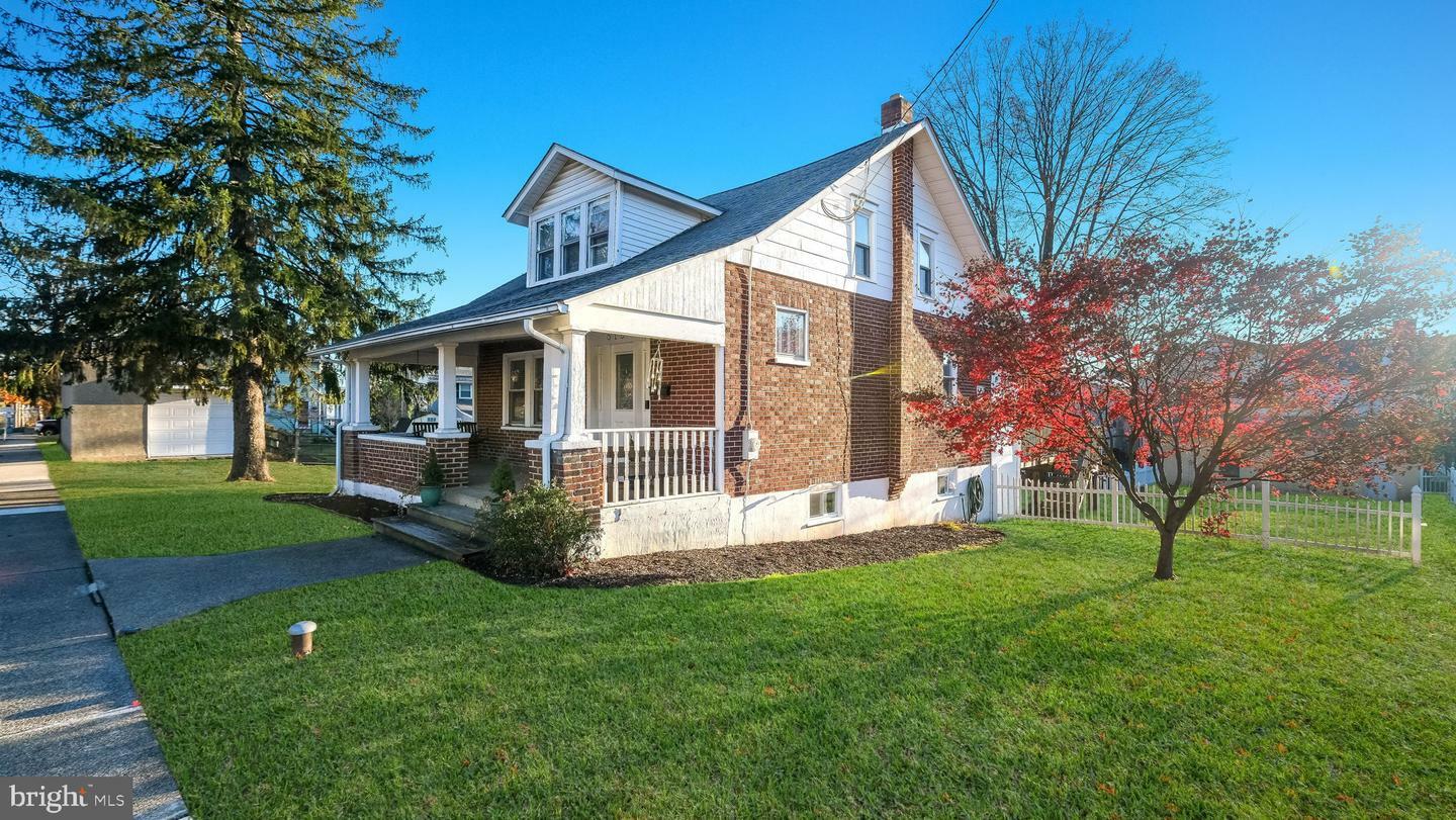 Property Photo:  512 W Callowhill Street  PA 18944 