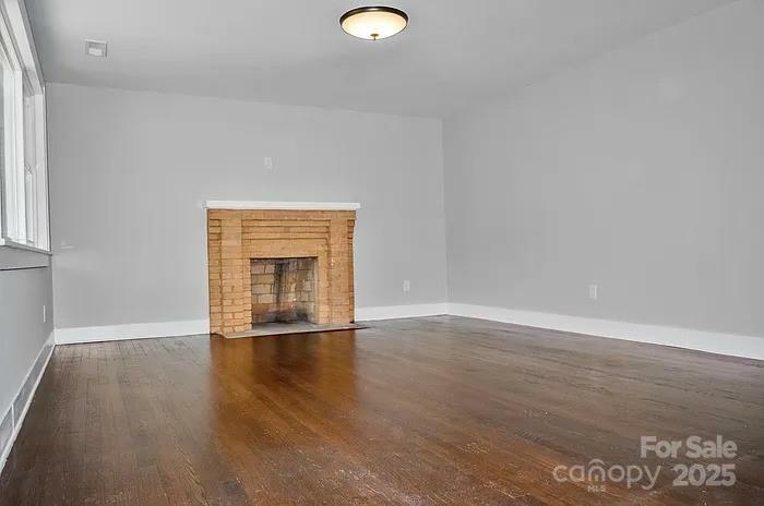 Property Photo:  1007 W Horah Street  NC 28144 