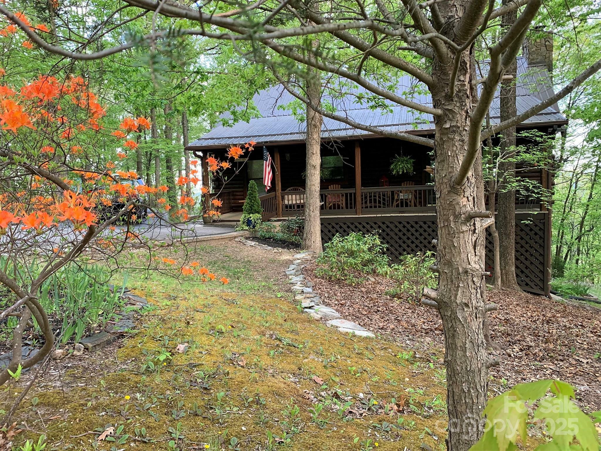 Property Photo: 888 White Oak Mountain Road NC 28722