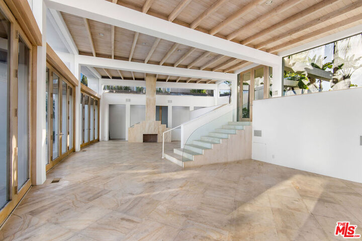 Property Photo:  11975 Crest Pl  CA 90210 