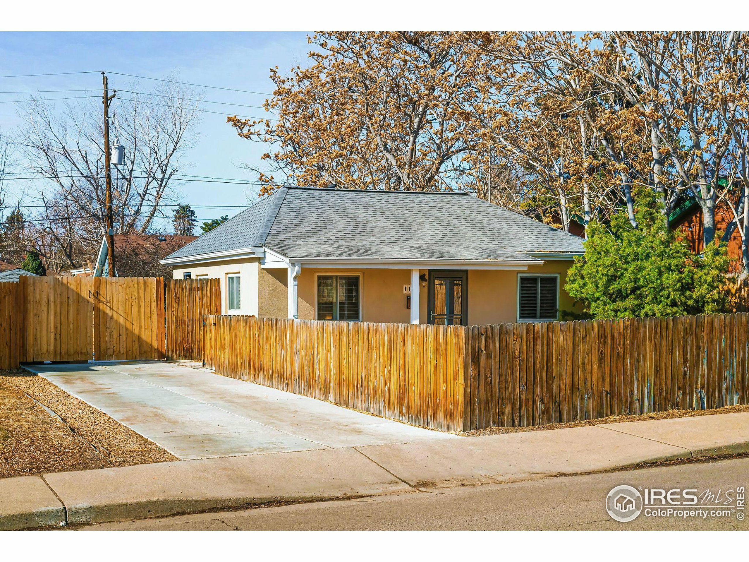 Property Photo: 1171 Quebec St CO 80220