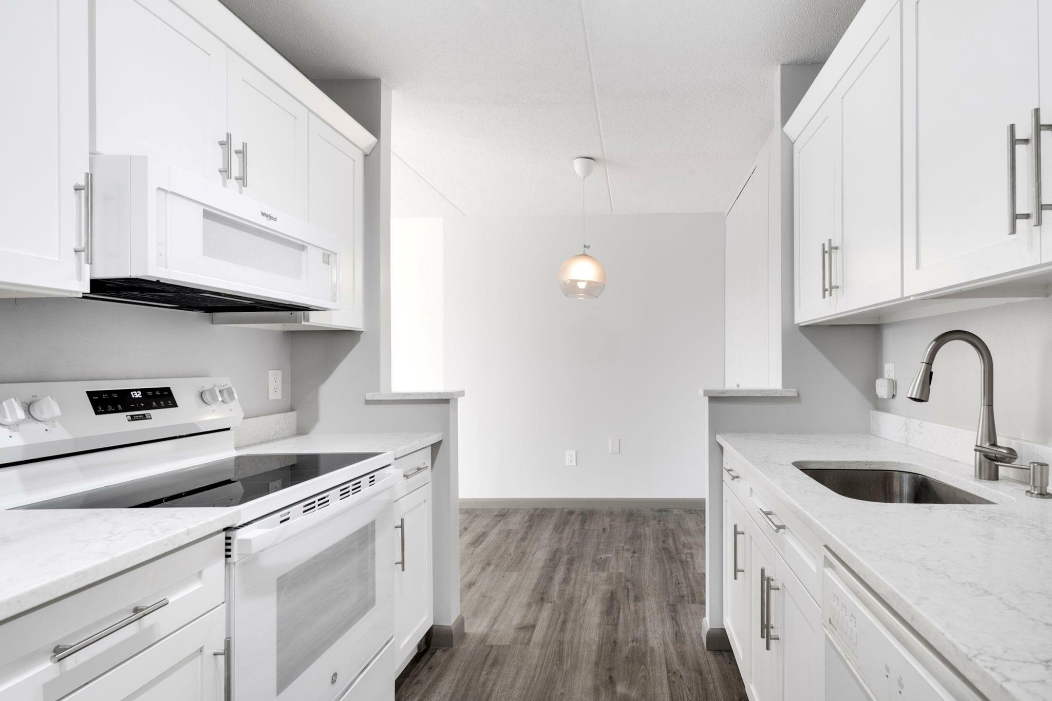 Property Photo:  300 High Point Drive 209  NY 10530 