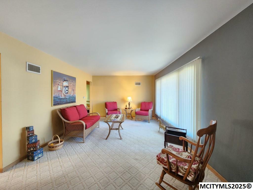 Property Photo: 519 17th St W IA 50428