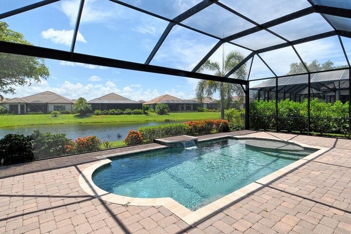Property Photo: 4020 Cascina Way FL 34238