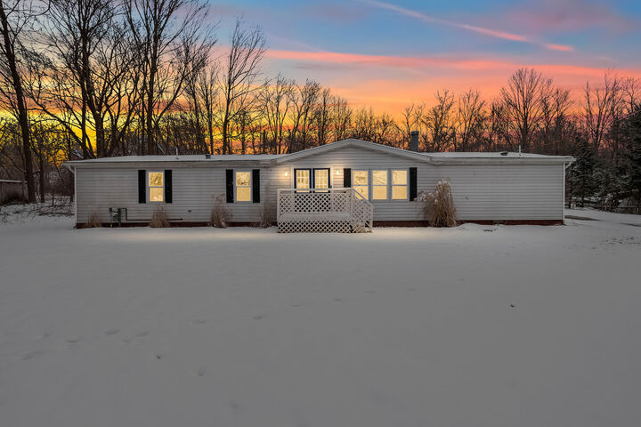 2250 N Lake Pleasant Road  Hillsdale MI 49242 photo