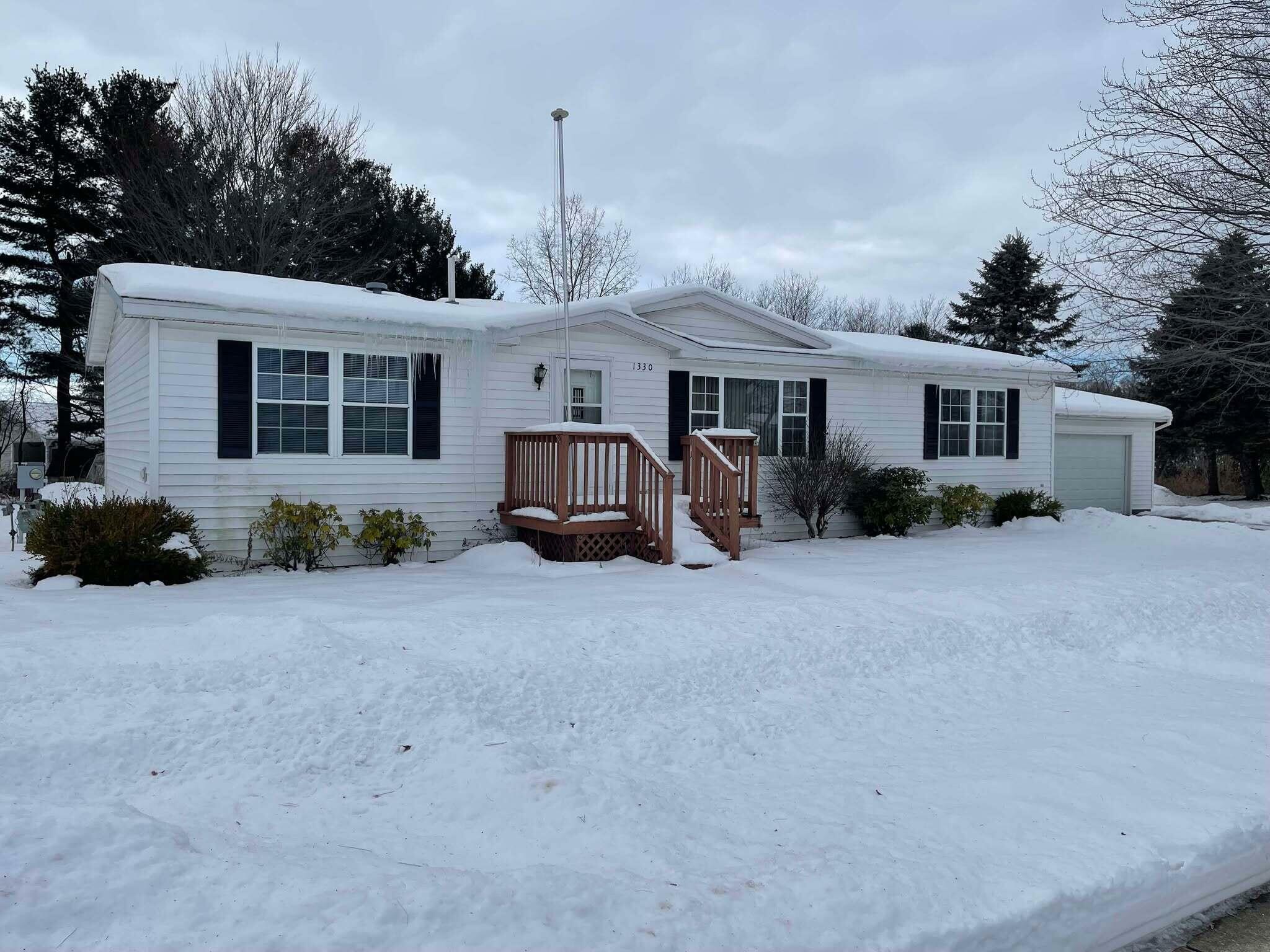 Property Photo:  1330 Country View Lane  MI 49412 