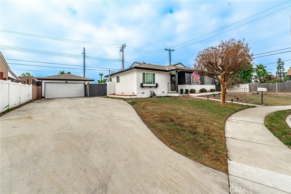 Property Photo: 14504 Rimgate Drive CA 90604