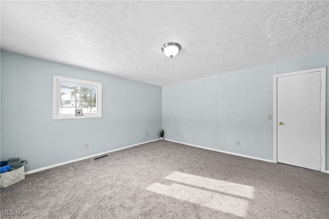 Property Photo: 4947 Wayland Road OH 44412