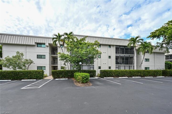 Property Photo: 788 Park Shore Dr C25 FL 34103