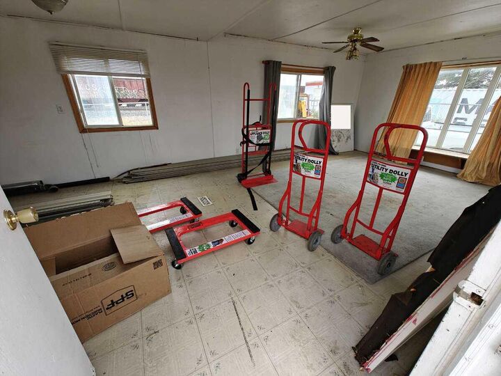 Property Photo: 309 1st Avenue AB T0J 0B0