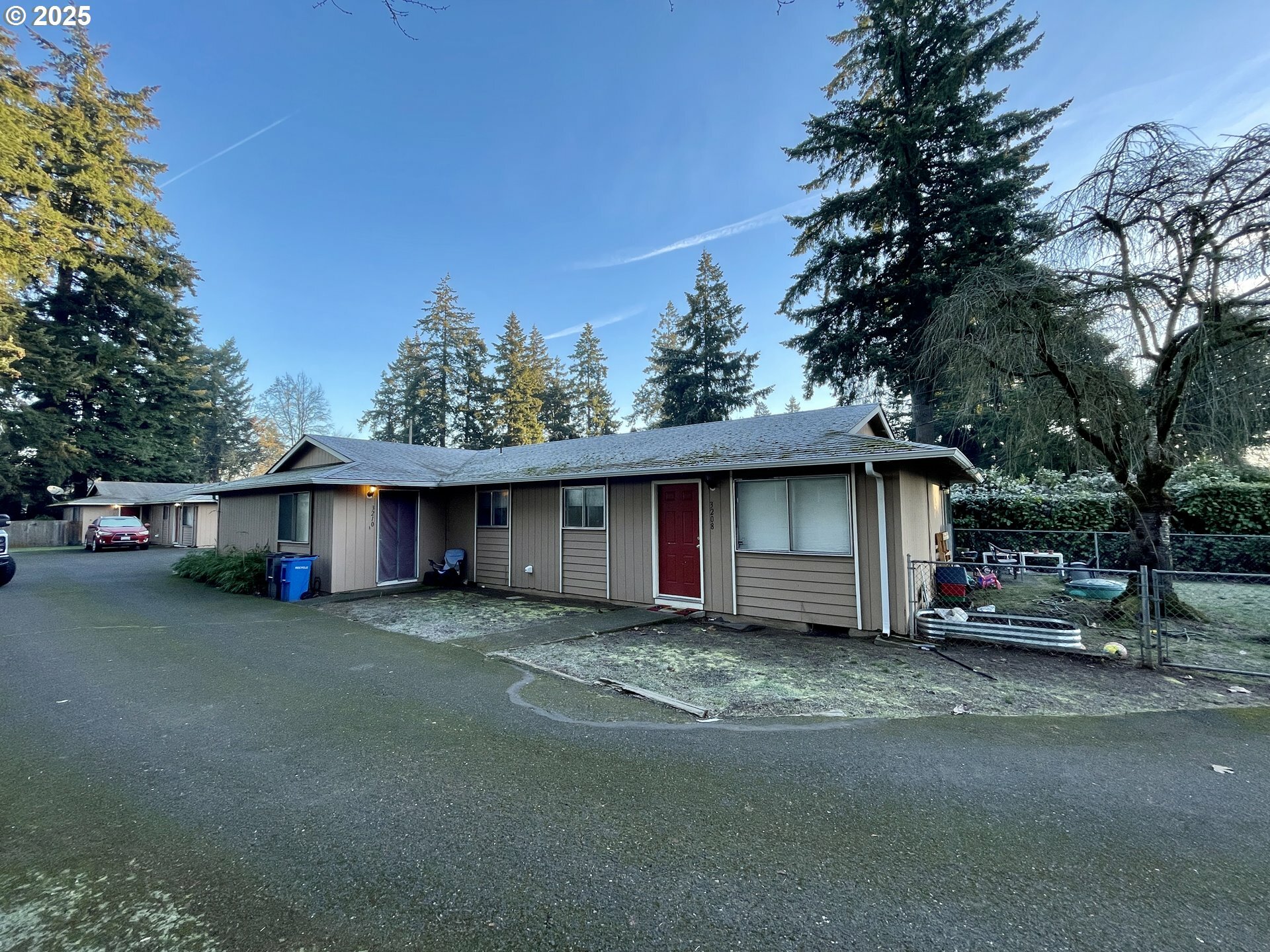 Property Photo:  3208 E 18th St  WA 98661 