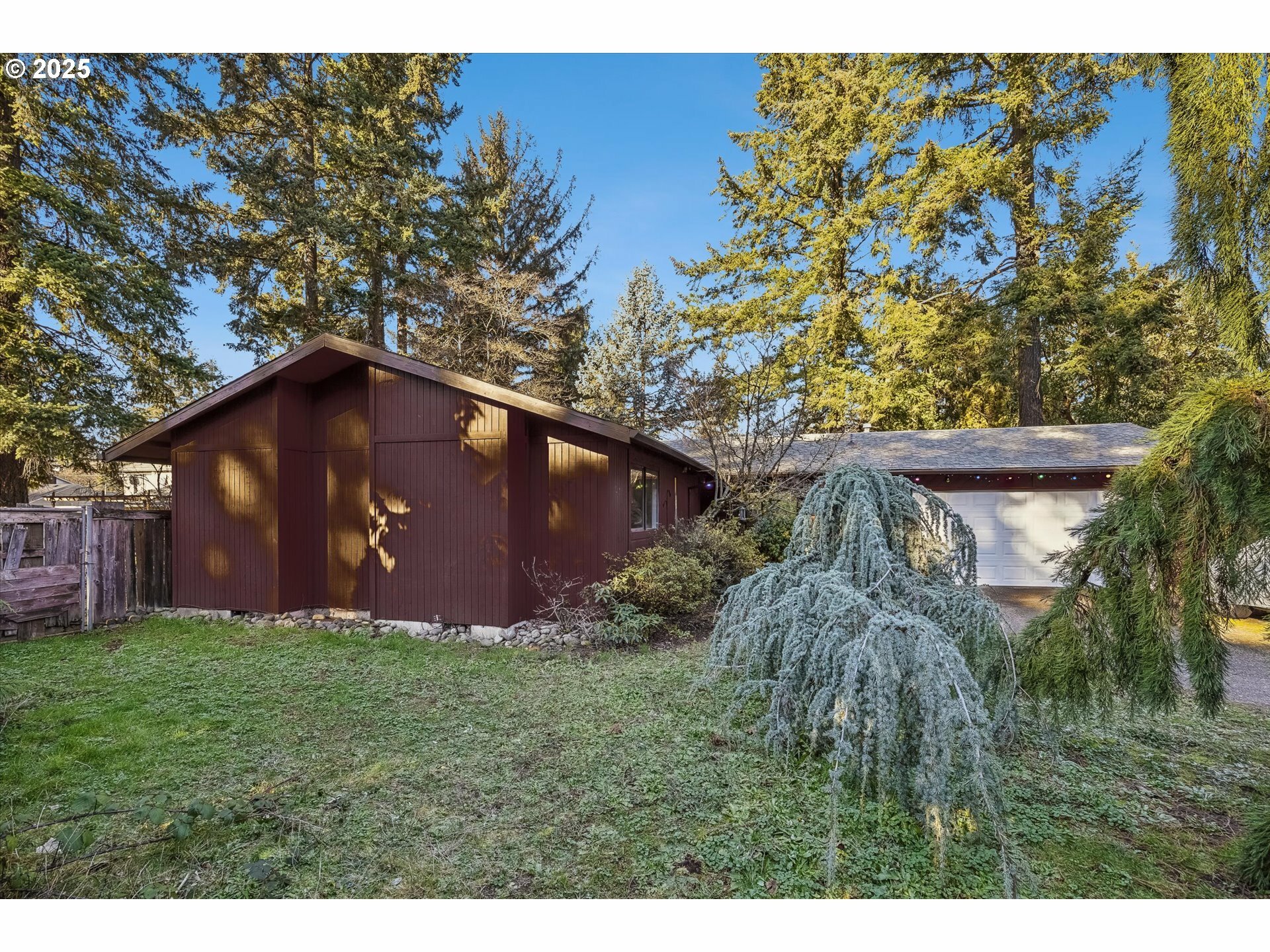 Property Photo:  3833 SE 148th Ave  OR 97236 