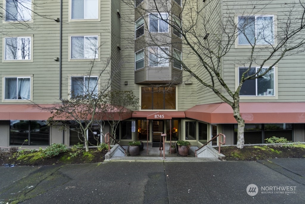 8745  Greenwood Avenue N #304  Seattle WA 98103 photo