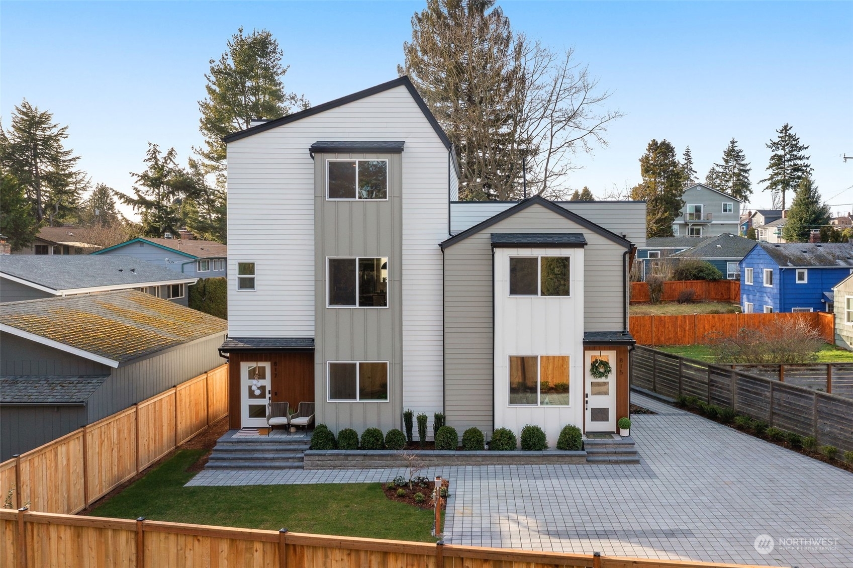 Property Photo:  817 N 115th Street  WA 98133 