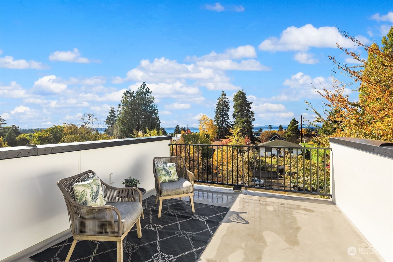 Property Photo: 6014 41st Avenue SW A WA 98136