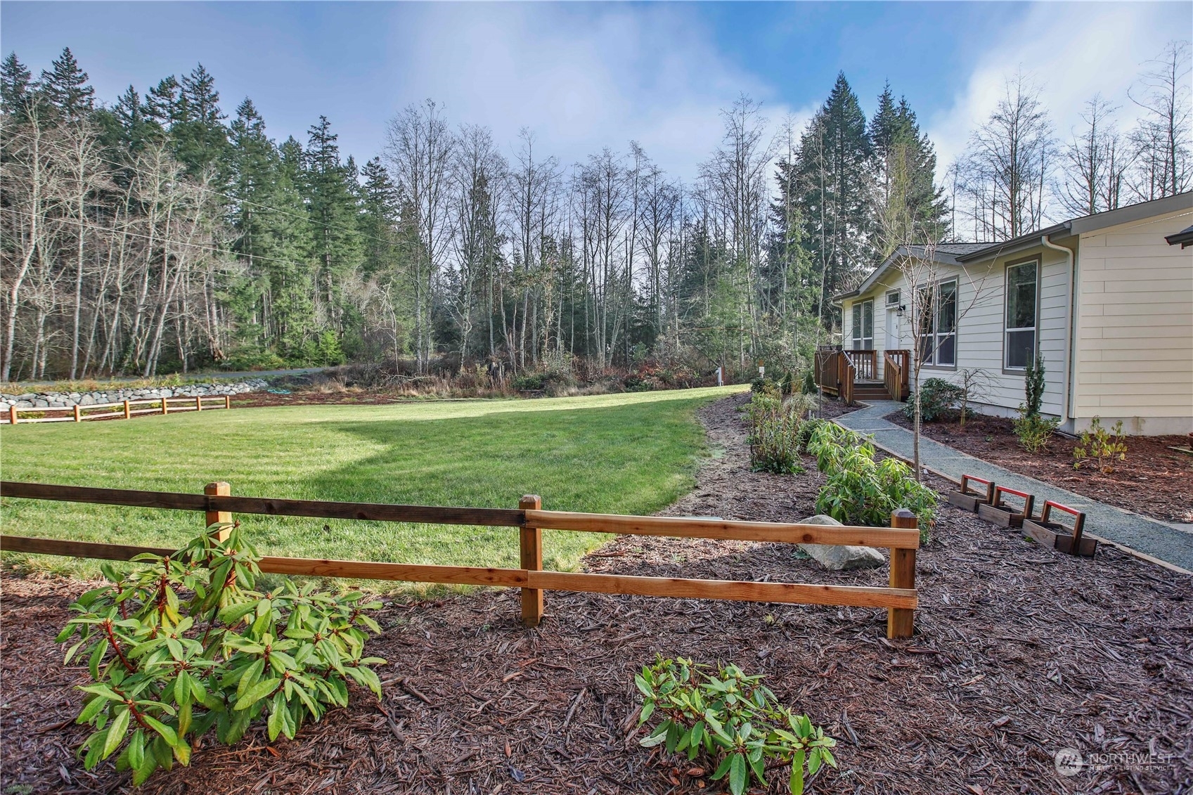 Property Photo:  824  Classic Road  WA 98253 