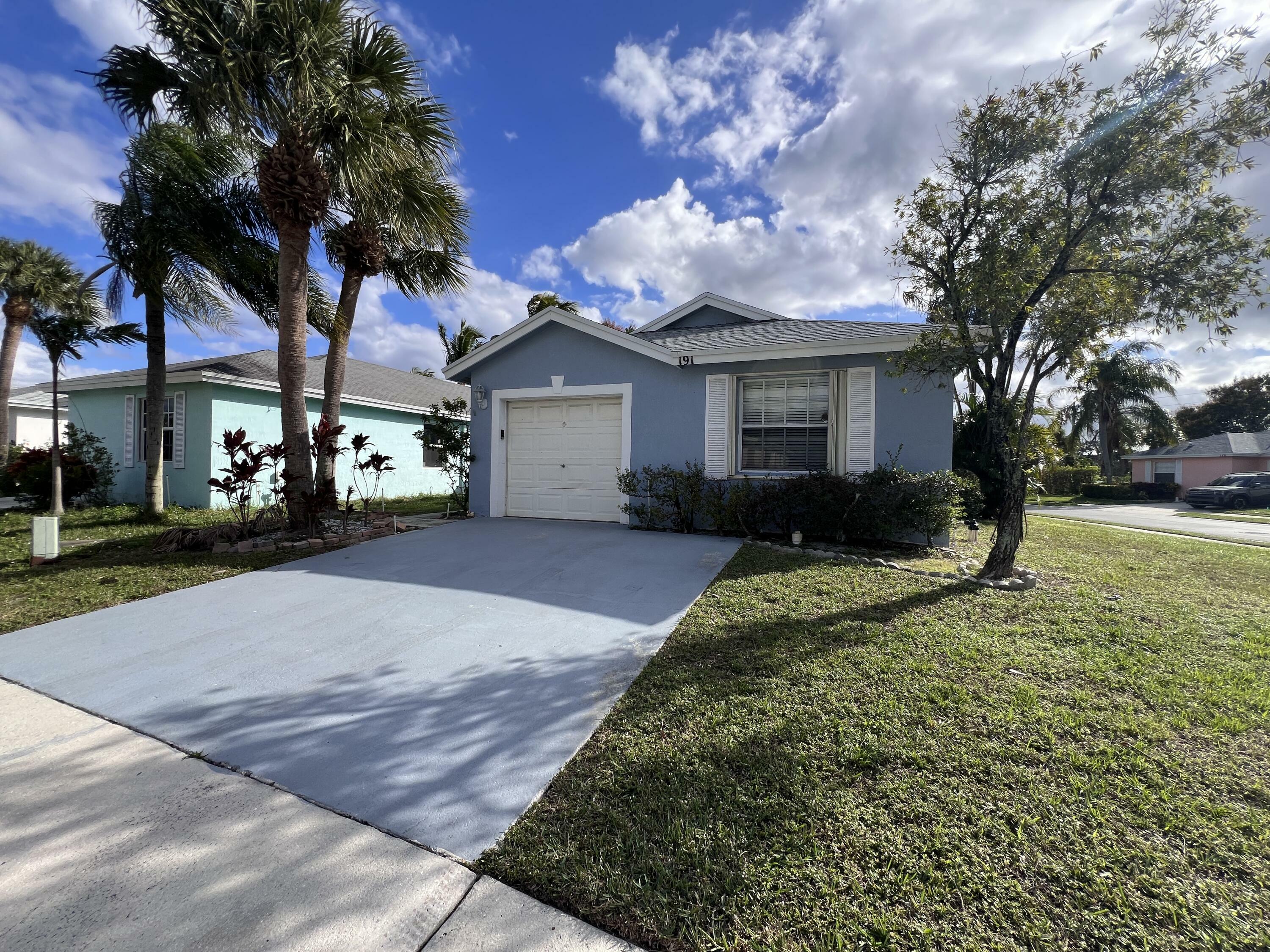 Property Photo:  191 Heming Way N  FL 33426 