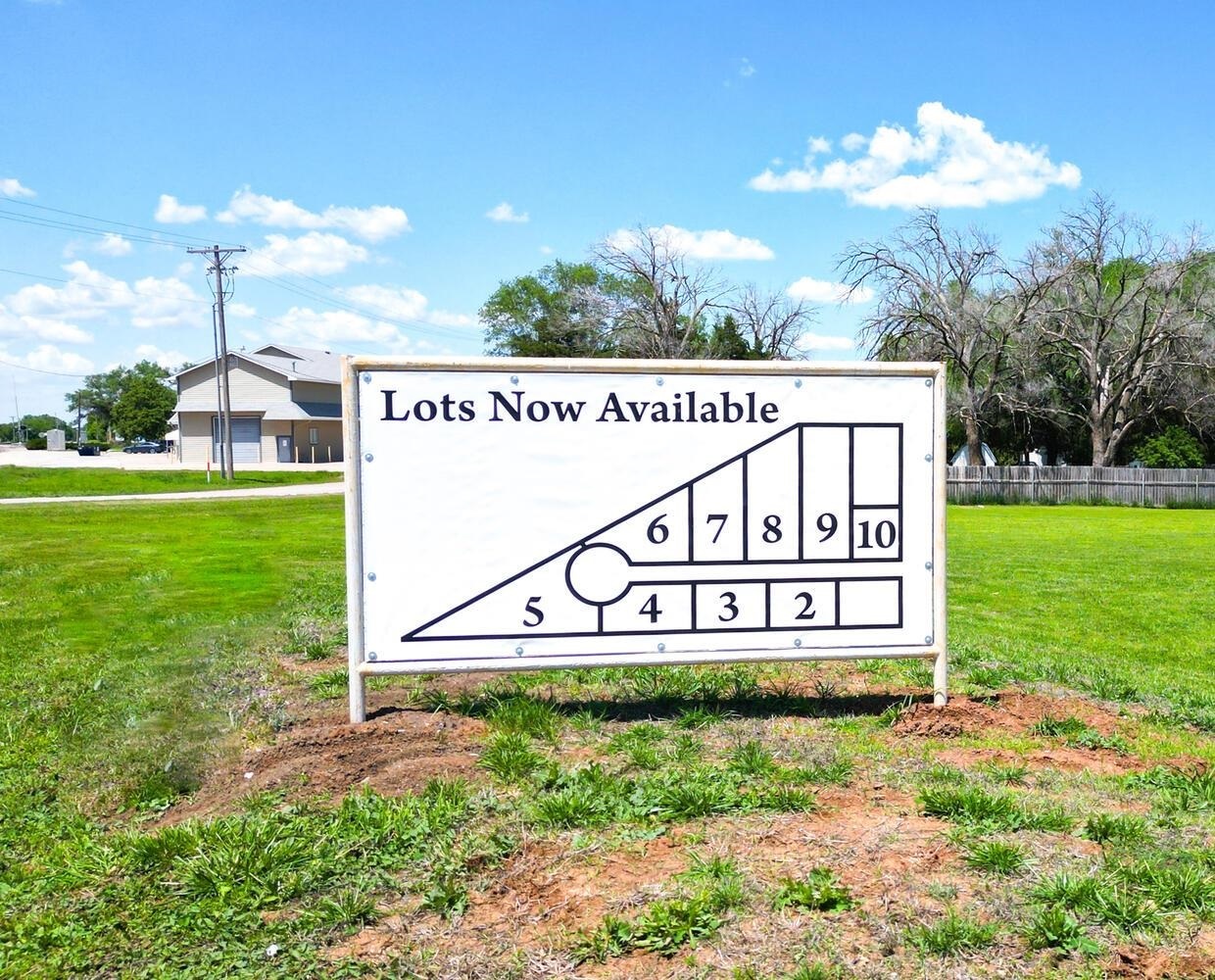 Property Photo:  216 Stewart  KS 67052 