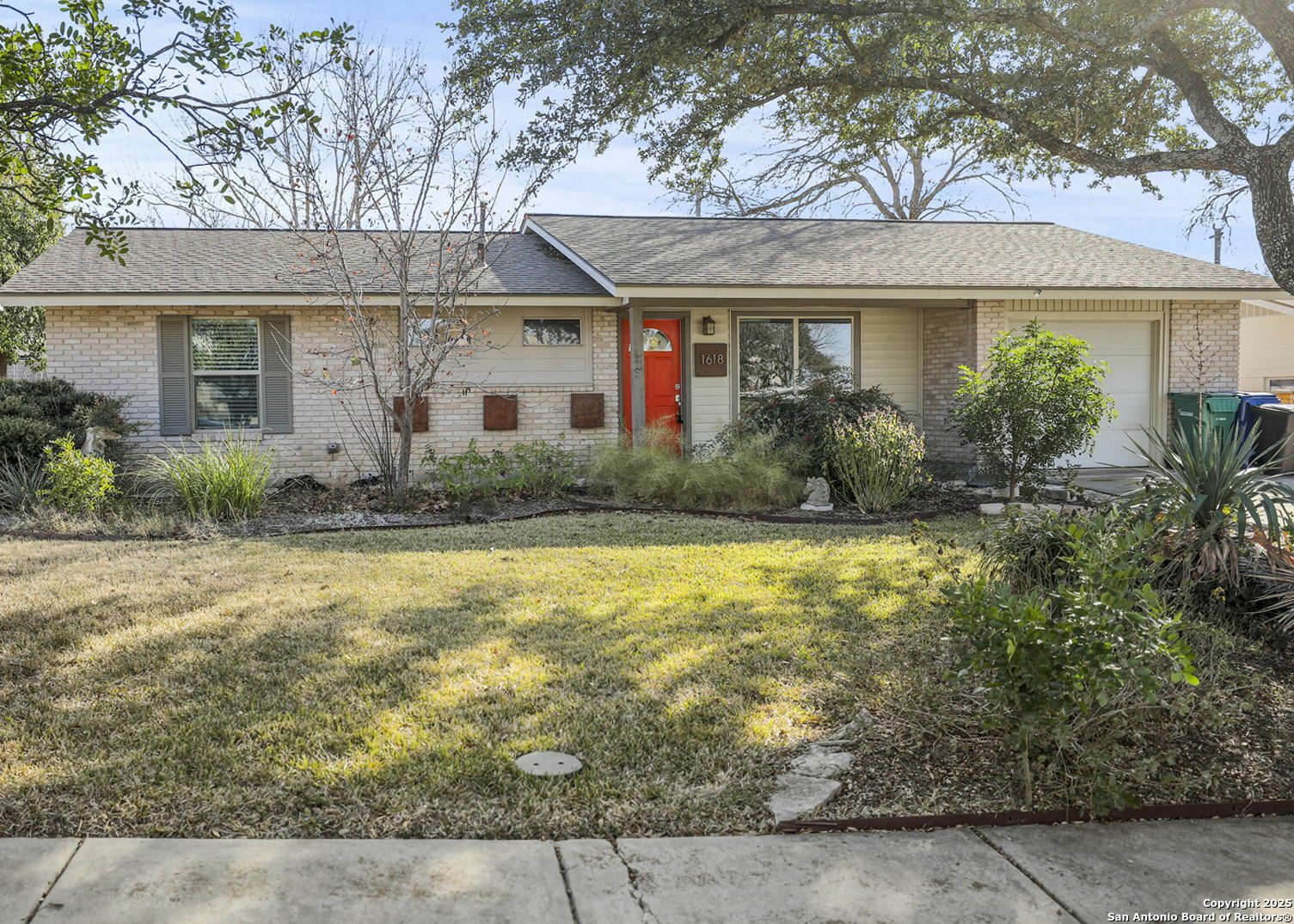Property Photo:  1618 Merriford Ln  TX 78209 