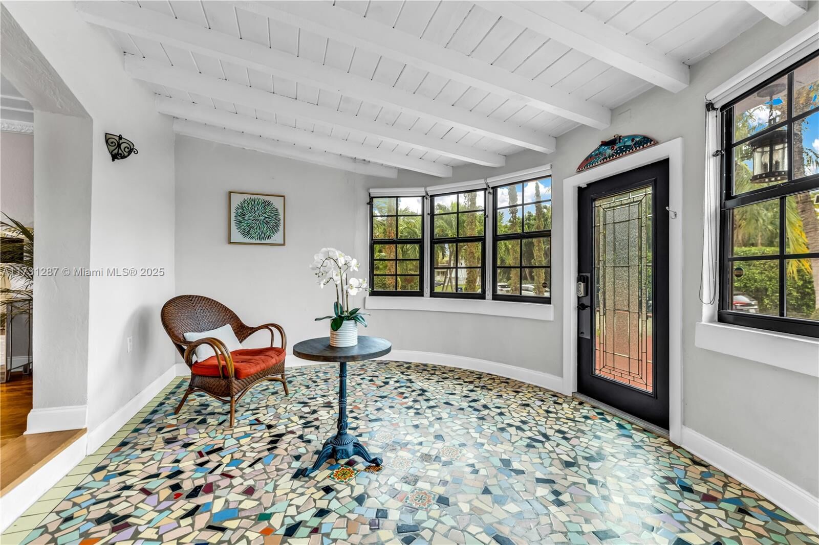 Property Photo:  1059 NE 88th St  FL 33138 
